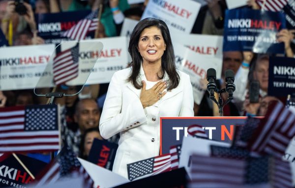 Nikki Haley Criticizes Trump, Rejects Calls to Withdraw